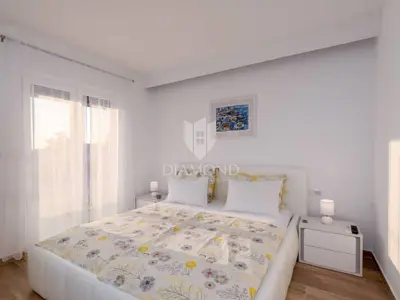 Okolica Pule, moderna kuća 6 spavaćih soba sa bazenom - 15
