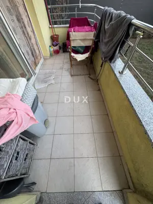 Wohnung 115 m², Srdoči - geräumiges Wohnzimmer mit Kamin - 5