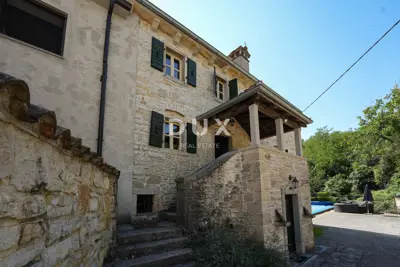 House 200 m², Gračišće - pool and complete privacy