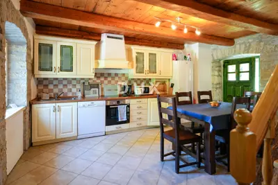 House 200 m², Gračišće - pool and complete privacy - 22