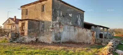 Kamena kuća 90 m², Galižana, građevinsko zemljište