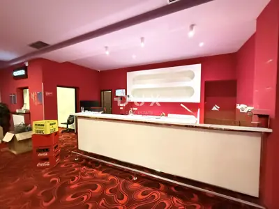 KVARNER, KOSTRENA - Gewerbefläche im Erdgeschoss, (Voraussetzungen für ein Casino) frequentierte Lage - 13