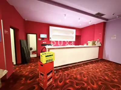 KVARNER, KOSTRENA - Gewerbefläche im Erdgeschoss, (Voraussetzungen für ein Casino) frequentierte Lage - 12