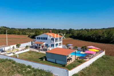 Kuća 200 m², Žminj - bazen, jacuzzi i velika okućnica - 3