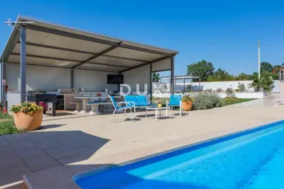Kuća 200 m², Žminj - bazen, jacuzzi i velika okućnica - 11