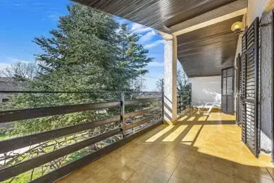 Kuća 312 m², Ližnjan - 3 stambene jedinice - 9