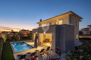 Vila 208 m², Poreč - bazen i uređeni vrt - 9