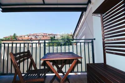 Stan u Vrsaru, centar - 3 spavaće sobe, 2 balkona - 2