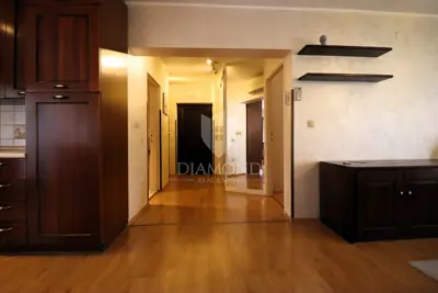Stan u Vrsaru, centar - 3 spavaće sobe, 2 balkona - 3