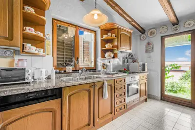Kuća 350 m², Pobri - privatnost i zelenilo - 8