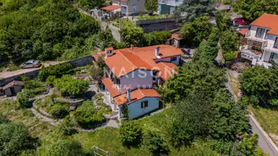 Kuća 350 m², Pobri - privatnost i zelenilo - 3
