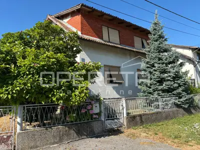 House with land, Lukavec, Velika Gorica - spacious plot