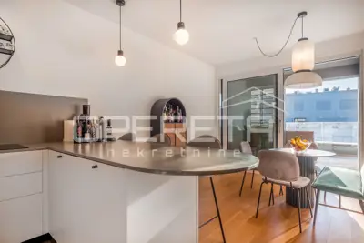 Stan 154 m², Trnje - dvoetažni, 4 sobe - 8