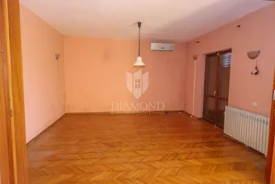 House in Pješčana Uvala, 150 m from the sea and large yard - 5