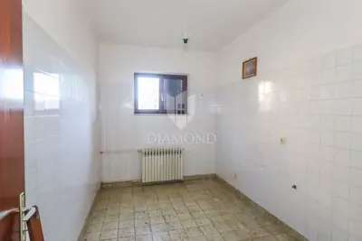 House in Pješčana Uvala, 150 m from the sea and large yard - 20