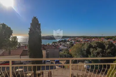 House in Pješčana Uvala, 150 m from the sea and large yard
