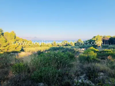 Baugrundstück 1.000 m², Otok Brač - in Meeresnähe - 2