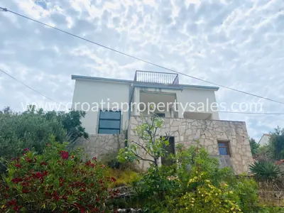Haus, Brač, 100 m², 350 000 €