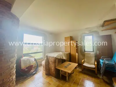 Haus, Brač, 100 m², 350 000 € - 4