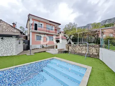 Haus zum Kauf in Grižane-Belgrad, 200 m²