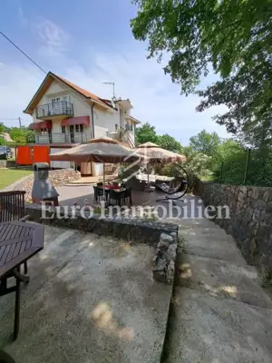 Kuća u Vrbniku na otoku Krku, 4 stambene jedinice - 2