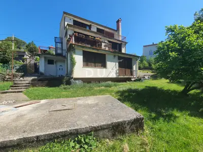 Haus 525 m², Matulji - 4 Wohnungen und Garage