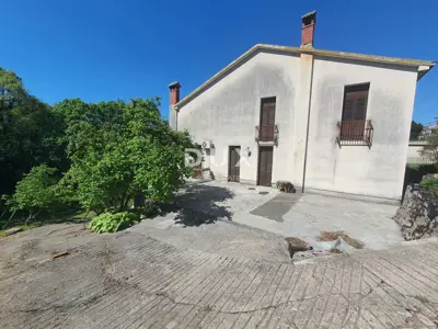 Haus 525 m², Matulji - 4 Wohnungen und Garage - 8