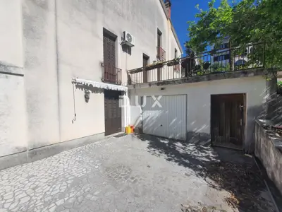 Haus 525 m², Matulji - 4 Wohnungen und Garage - 7