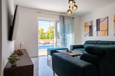 Neues freistehendes Haus mit Pool in ruhiger Lage - 5
