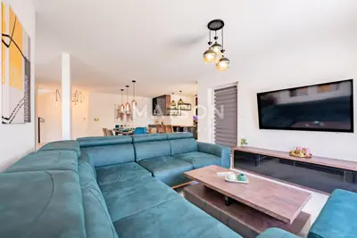 Neues freistehendes Haus mit Pool in ruhiger Lage - 16