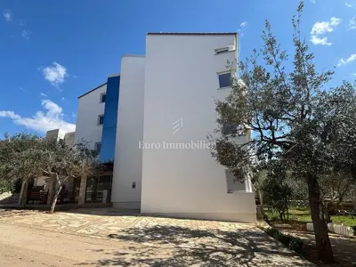 Novalja - kuća s 10 apartmana - 6