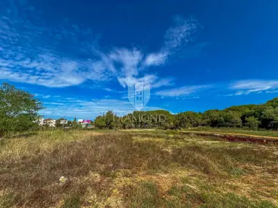 Građevinsko zemljište 1.400 m², Poreč - blizu plaže Materada - 3