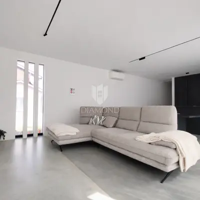 House 143 m², Labin - quiet location near the center - 8