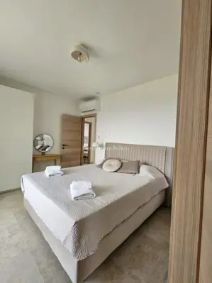 Prostrana, moderna vila s bazenom u mirnom okruženju - 11
