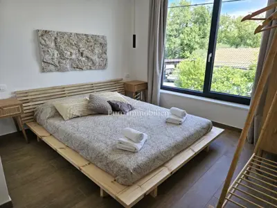Prostrana, moderna vila s bazenom u mirnom okruženju - 22