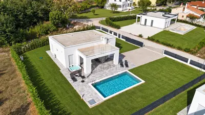 Kuća 120 m², Labin - nova kuća za odmor s bazenom