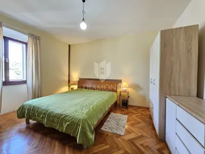 Kuća u Rijeci, Sušak - 2 stana i velika okućnica - 3