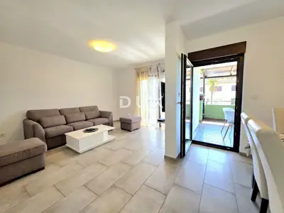 Stan 87 m², Fažana - 3 spavaće sobe, terasa - 15