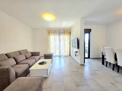 Stan 87 m², Fažana - 3 spavaće sobe, terasa - 4