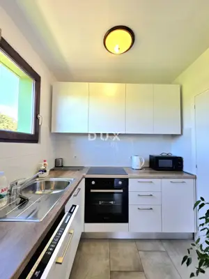 Stan 87 m², Fažana - 3 spavaće sobe, terasa - 12