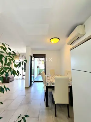 Stan 87 m², Fažana - 3 spavaće sobe, terasa - 13