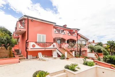 Haus 405 m², Poreč Umgebung, Pool und Meerblick