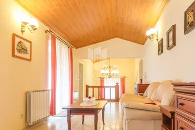 House 405 m², Poreč surroundings, pool and sea view - 21
