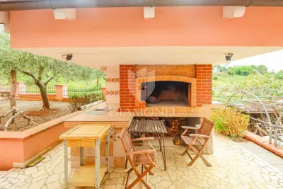 House 405 m², Poreč surroundings, pool and sea view - 15