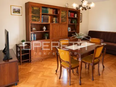 Wohnung 61 m², Split Gripe - Balkon und Blick auf das Grün - 5