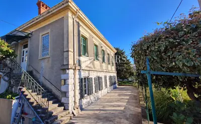 Rijeka, Trsat - Etaža kuće s vrtom i parkingom
