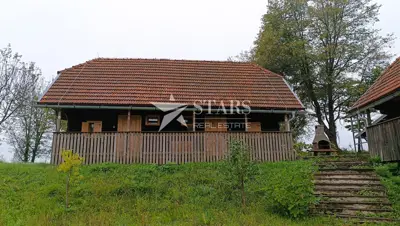 Josipdol - Dvije drvene kuće s 4 apartmana na velikom zemljištu - 3