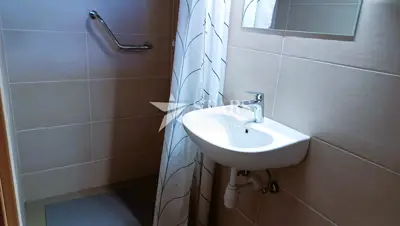 Josipdol - Dvije drvene kuće s 4 apartmana na velikom zemljištu - 12