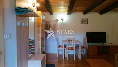 Josipdol - Dvije drvene kuće s 4 apartmana na velikom zemljištu - 13