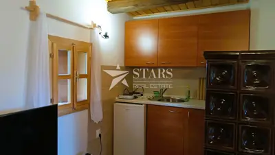 Josipdol - Dvije drvene kuće s 4 apartmana na velikom zemljištu - 9